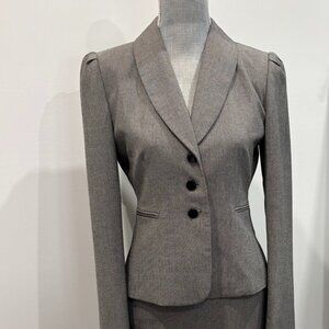 Tahari Two Piece Women's Suit Size 4 Petite